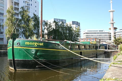 Breton barge in the city center