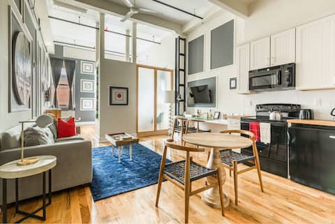 Popular Airbnb listing: Deluxe Brooklyn Loft in Greenpoint