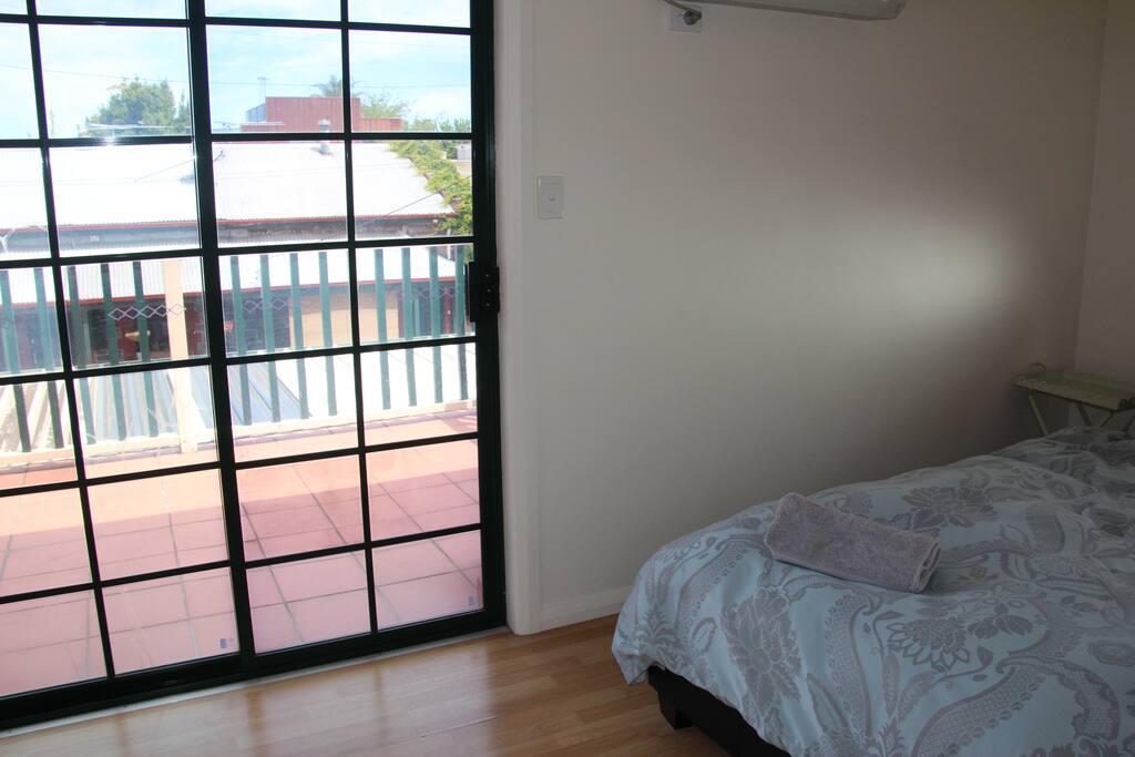 Queen size bedroom