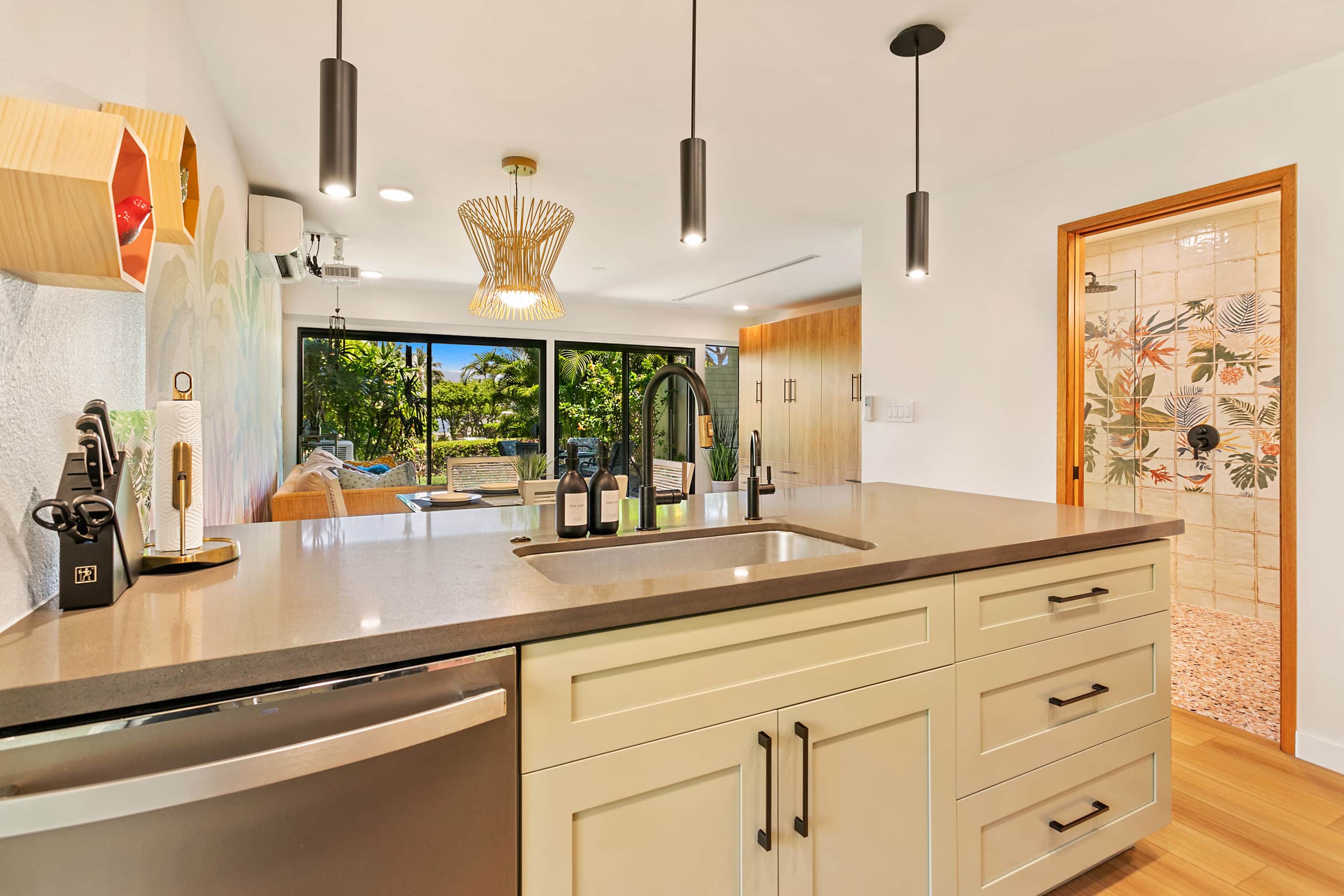 Condo in Kihei · ★4.93 · 1 bedroom · 2 beds · 2 baths - Image 8