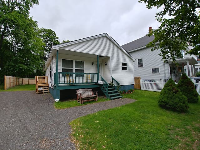 A Bangor Beauty - Walk to Waterfront & Downtown!