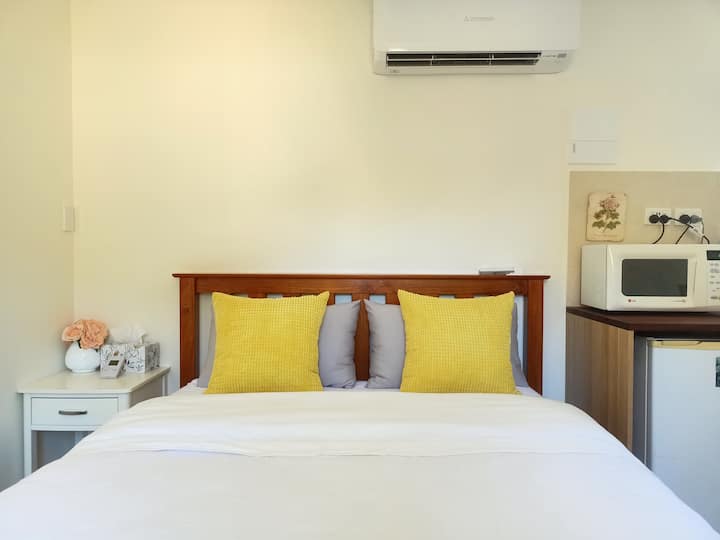 Beckenham Holiday Rentals & Homes Western Australia, Australia Airbnb