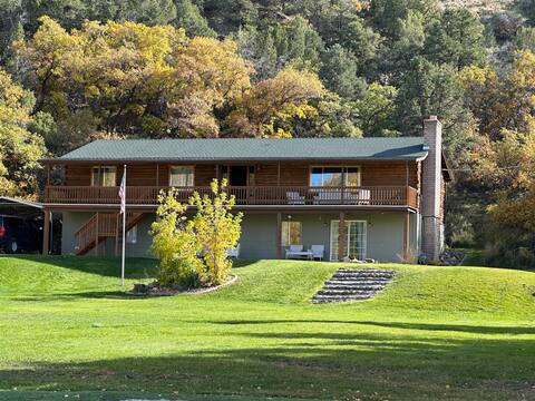 Cozy cabin with abundant wildlife and recreation