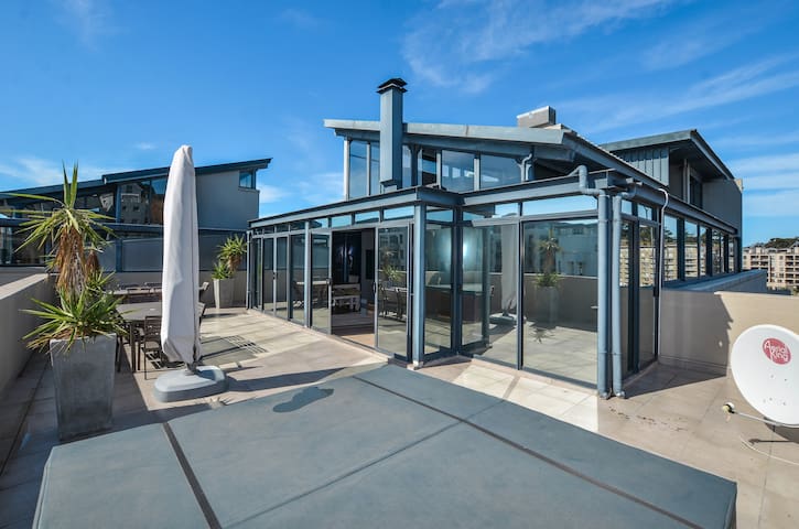 Penthouse – Tygervalley Waterfront gallery image 3