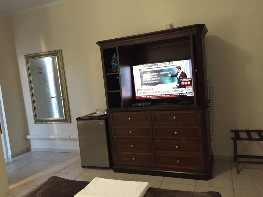 HDTV Cable TV, English and Spanish Channels also Dutch