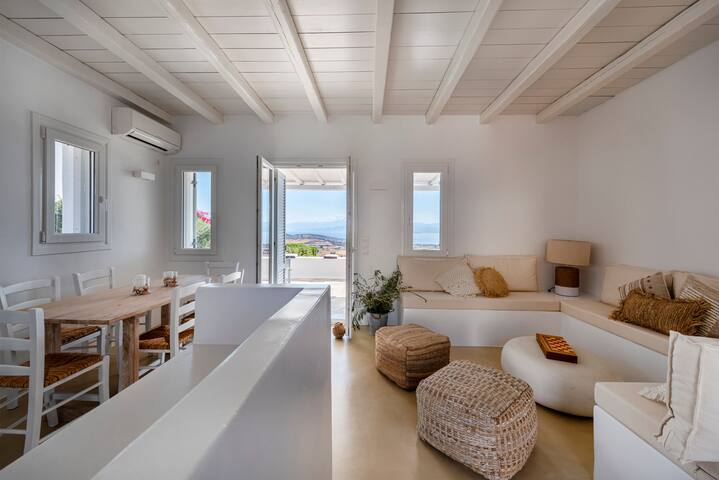 Cycladic Villa with panoramic view in Paros gallery image 2