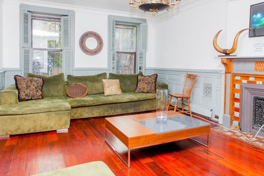 Living Room (sofa's can be slept on)