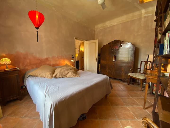 spálňa, vankúše z pamäťovej peny, matrac z pamäťovej peny, lopatka ventilátora