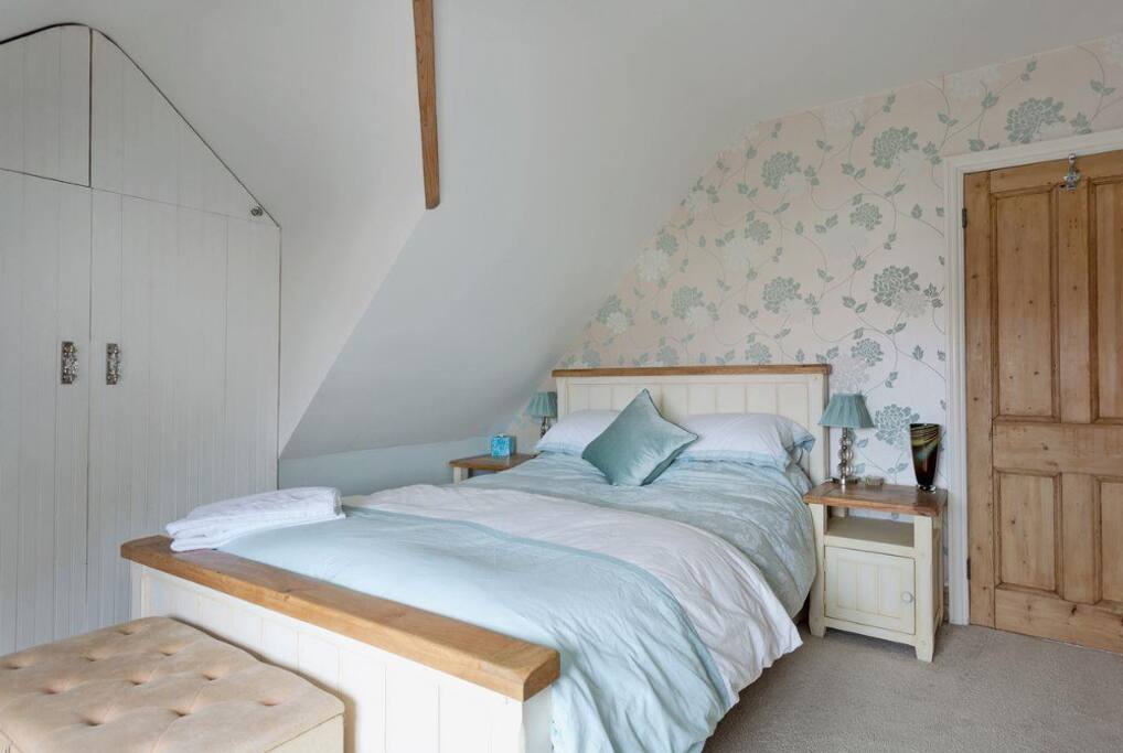 King size bed