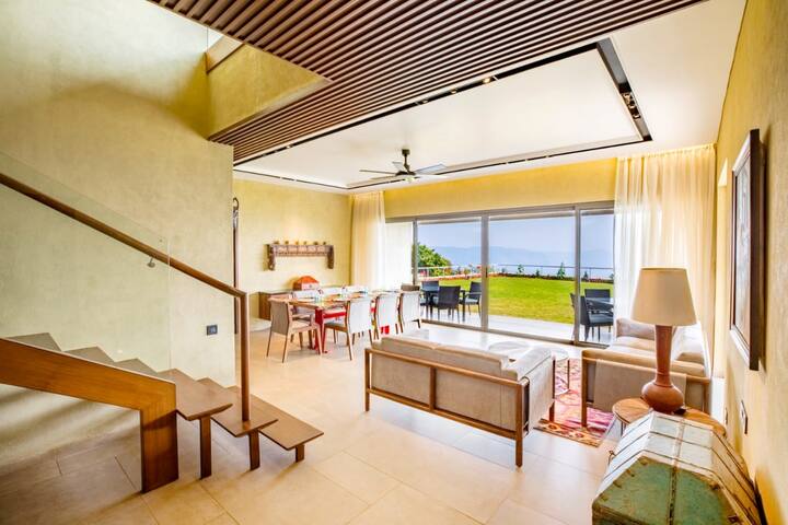 Bungalow With Pool & Lawn For 12, Mahabaleshwar - Mahabaleshwar