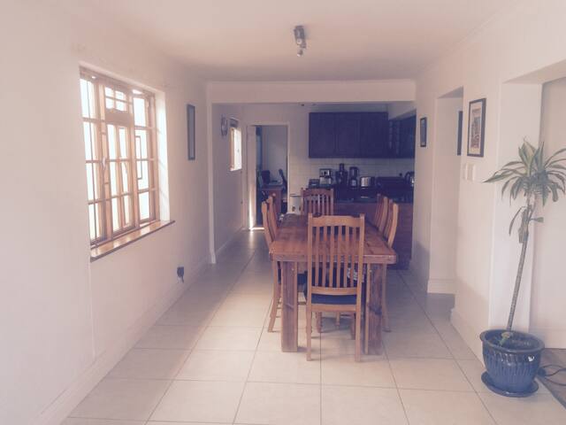 Comfortable 3 Bedroom House with Pool in Claremont gallery image 2