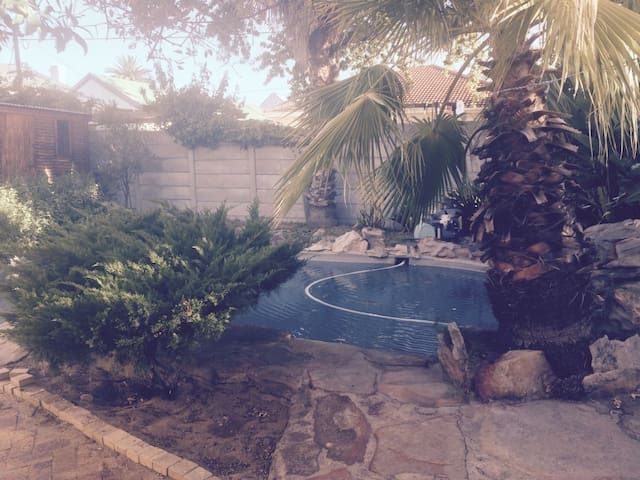 Comfortable 3 Bedroom House with Pool in Claremont