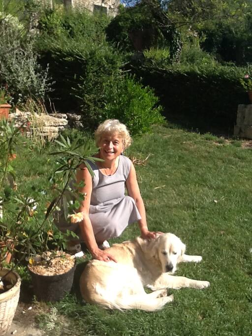 Catherine, votre hôte. Et Daisy !