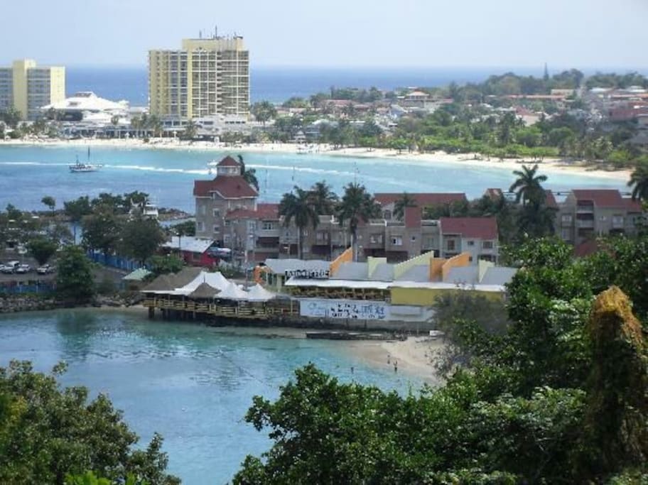Sceanic view of Ocho Rios town and pier.