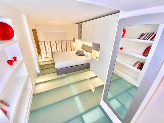[Loft in centro] Metro + 12 posti letto