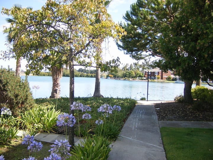 Ground Floor Bedroom w/Lagoon View