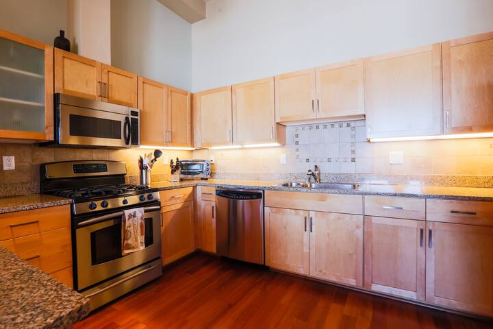 Huge Luxe Loft•Bay Views•3BR•Dogpatch• 15 min SFO gallery image 5