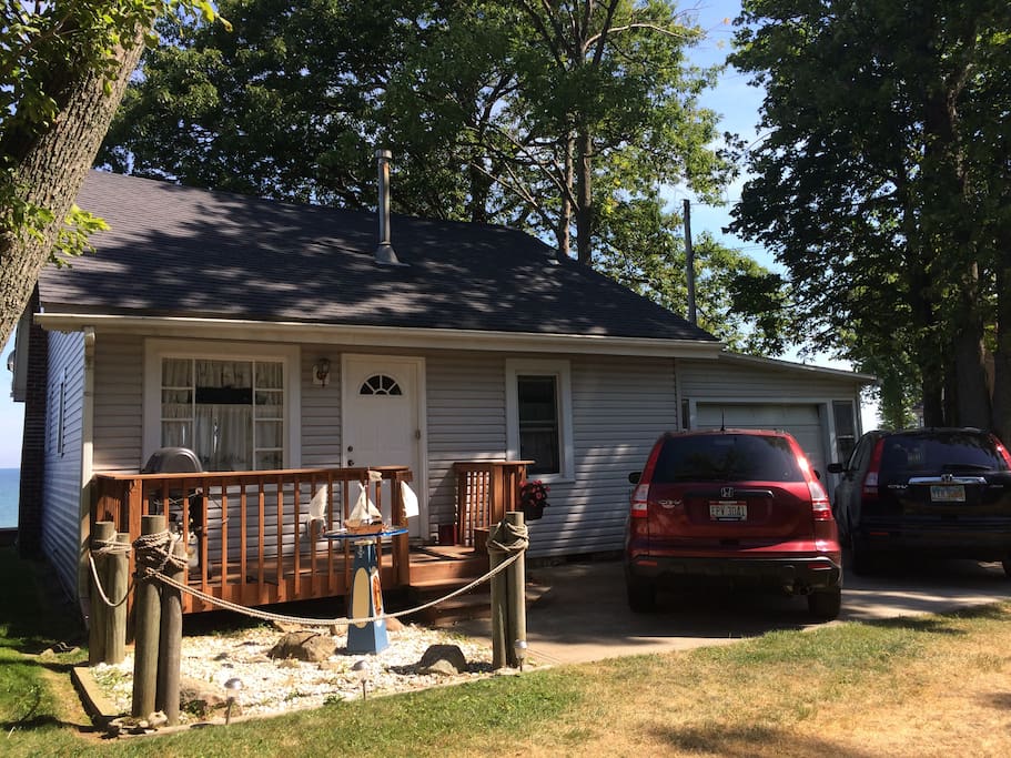 Lake Erie Cottage Beachfront Cottages for Rent in Ashtabula, Ohio