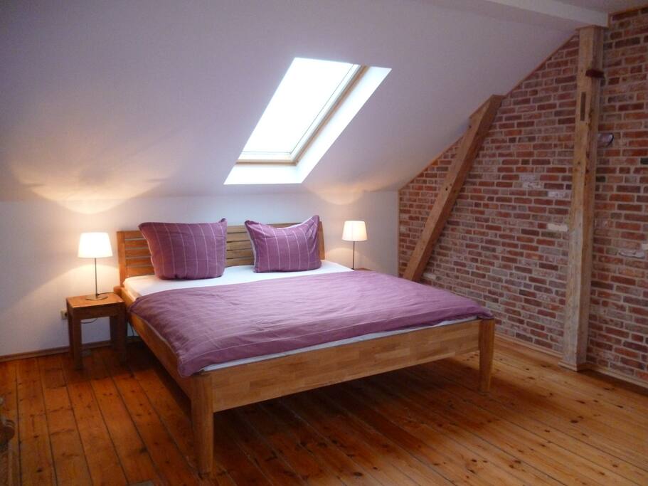 Schlafzimmer 1