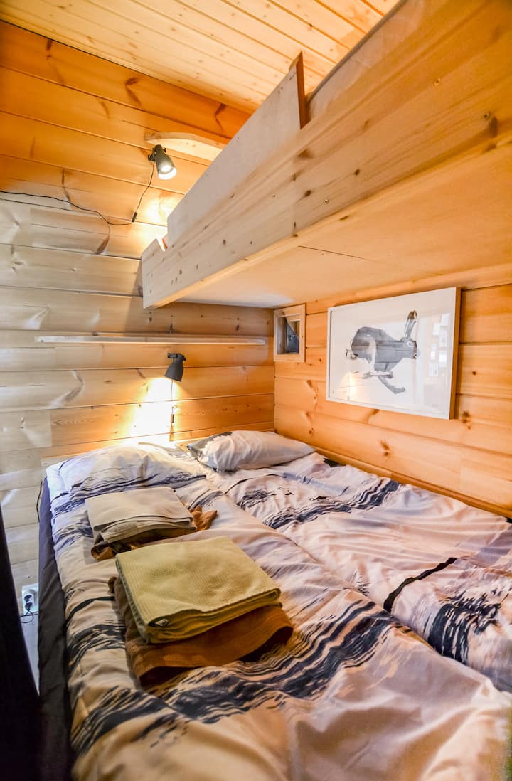 Alcove nr 2 has a bed for two and an upper bed for one.