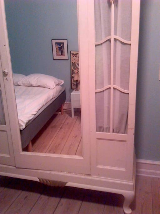 Airbnb room picture 2