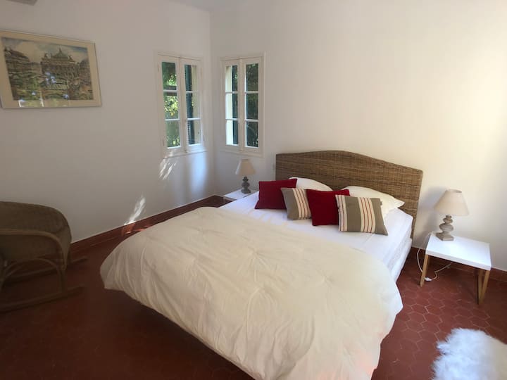 ห้องนอน 6 (สตูดิโอแบบบริการตนเอง)