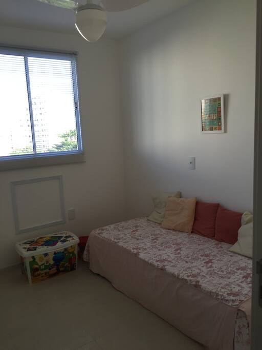QUARTO COM BICAMA