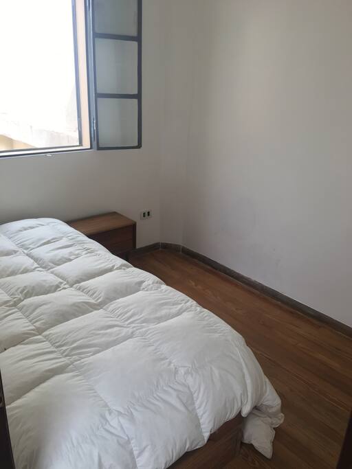 Room 1 (single bed)