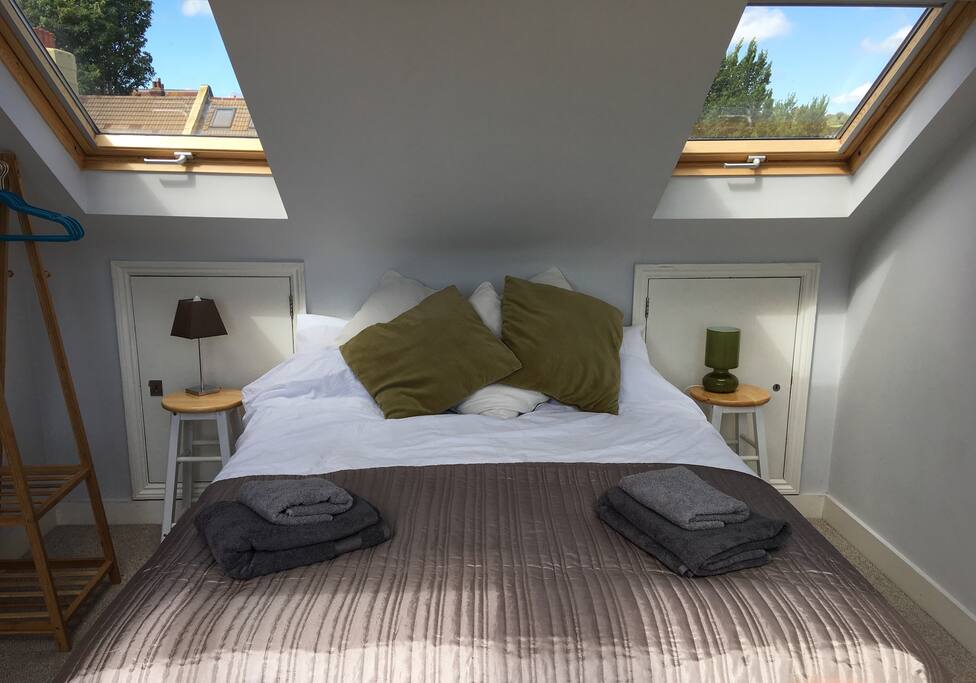 Main bedroom - view of the sea from bed