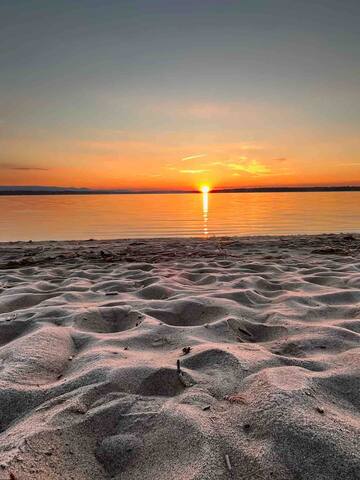 The Sandy Bottoms: Constance Bay Beach House gallery image 4