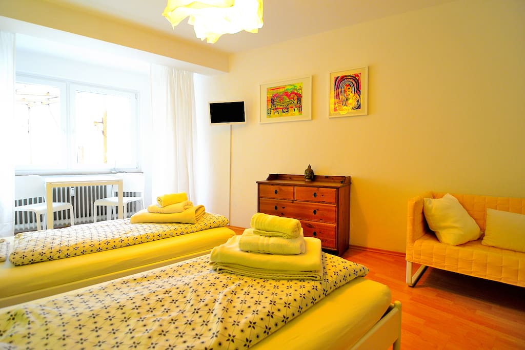 schones Zimmer Gelb