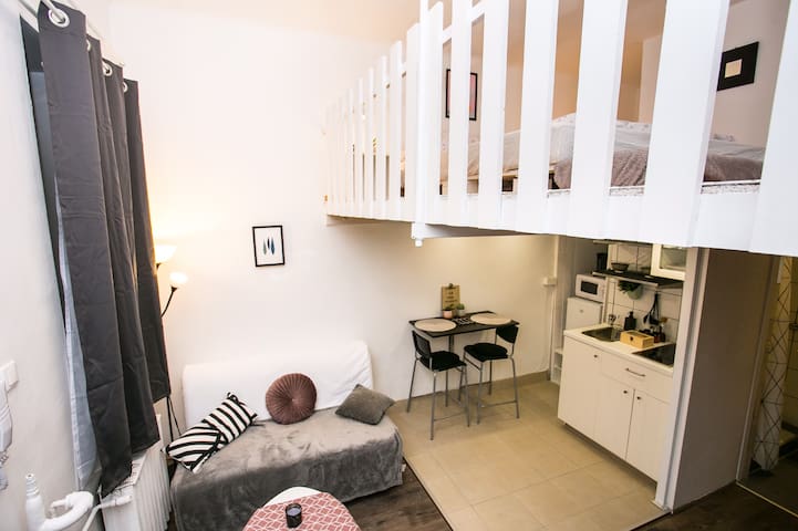 AC/selfcheckin/Parliament-Oktogon-Downtown 10 min!