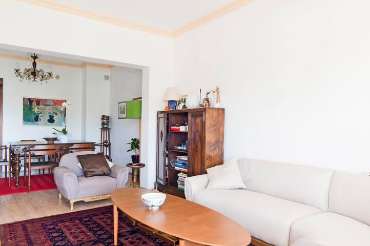 Beautiful Triplex in City Center gallery image 3