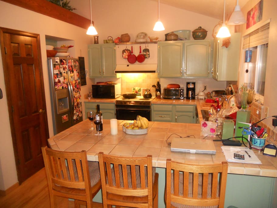 Full Kitchen with Breakfast Bar