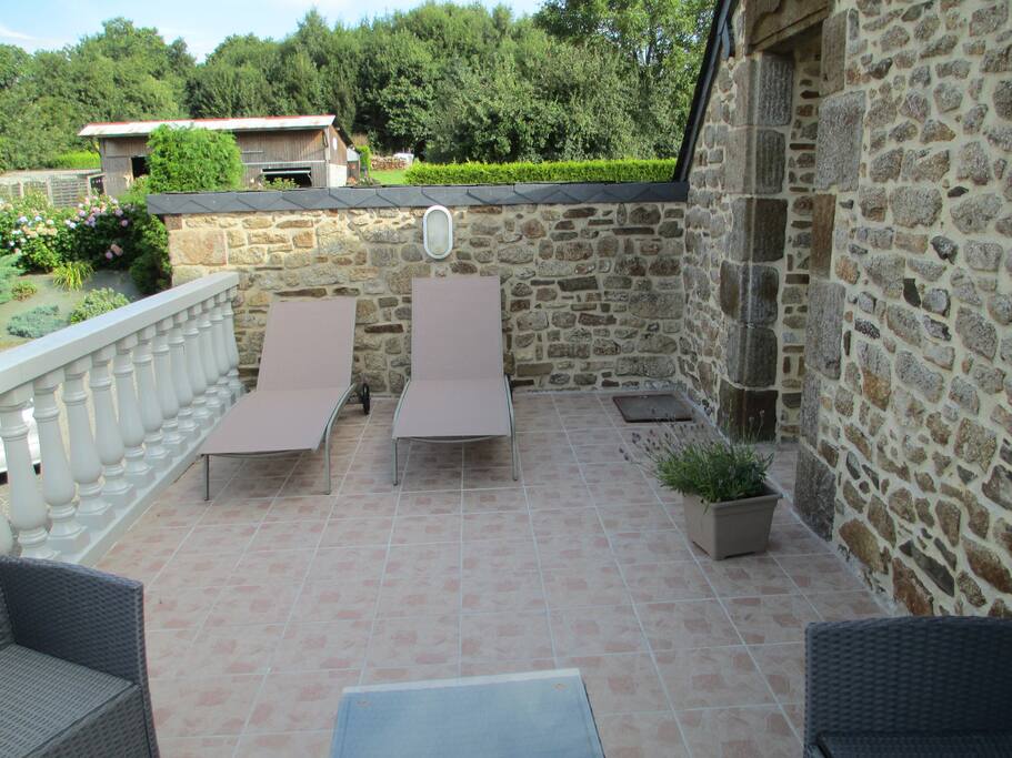 terrasse aérienne située plein sud
