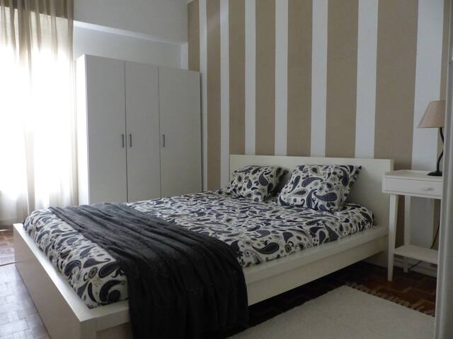 Lovely private room in the heart of lisbon
