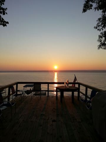 Cayuga Lake - Easy access to water and wineries