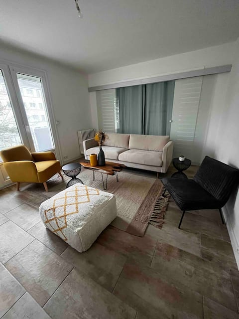 Popular Airbnb listing: Beautiful 60 m2 3 bedroom very cozy close to the city center in Nantes Sud