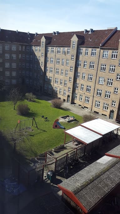 green fascilities in common courtyard