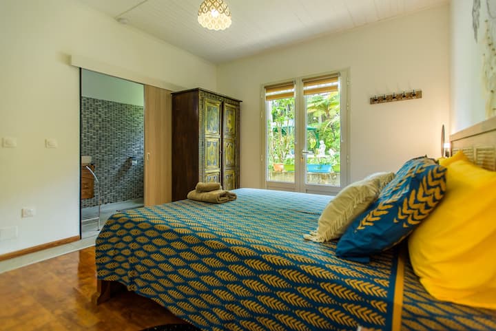 chumba cha kulala cha "Palissandre"