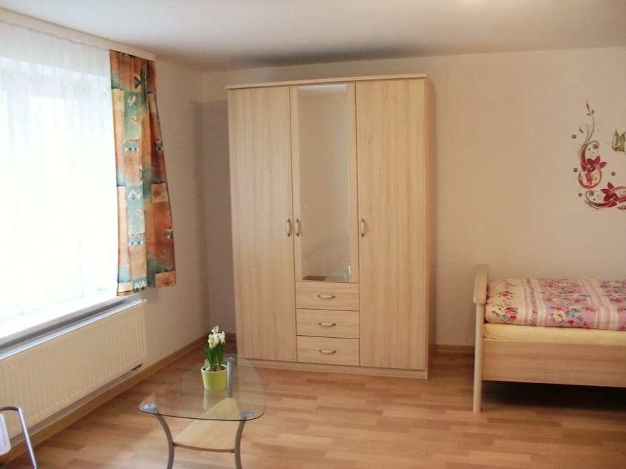 Schlafzimmer 1