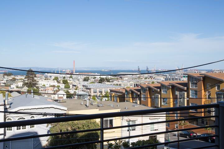 Huge Luxe Loft•Bay Views•3BR•Dogpatch• 15 min SFO gallery image 2