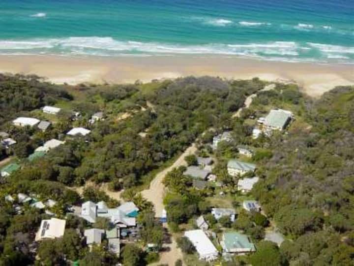 Fraser Island Holiday Home, Happy Valley, Qld. Houses for Rent in