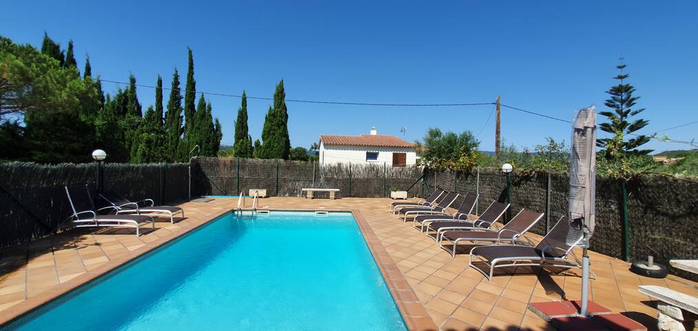 Villa with pool, BBQ and fireplace near the beach!