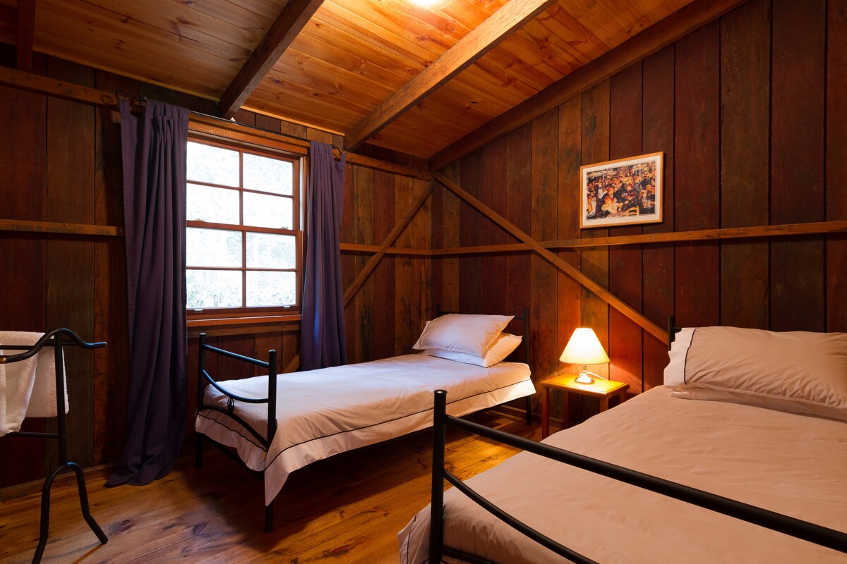 ორადგილიანი საძინებელი