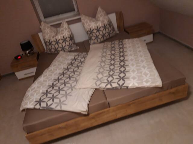 2 Etg. Whg. div. Freizeit- & Einkaufsmögl. in Nähe