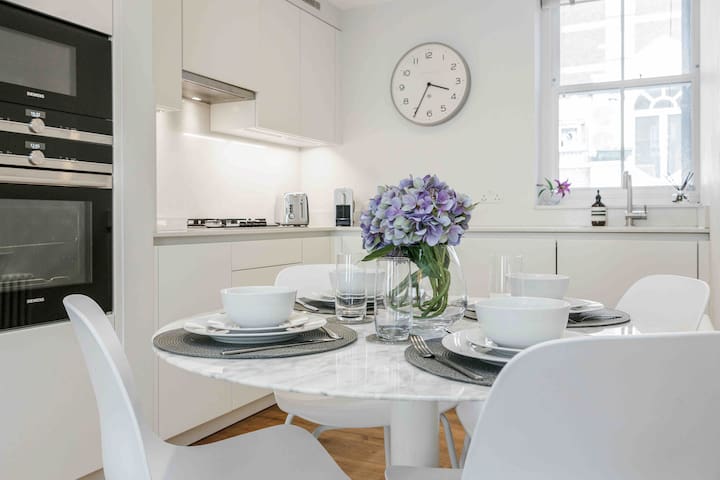 Stunning house by Hyde Park & Oxford st. gallery image 4