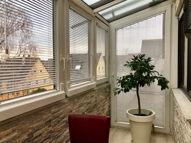 2,5 Zimmer-Wohnung mit Wintergarten
