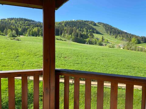 Annonce Airbnb populaire: Breathtaking mountain view at the foot of Mont d'Or à Métabief