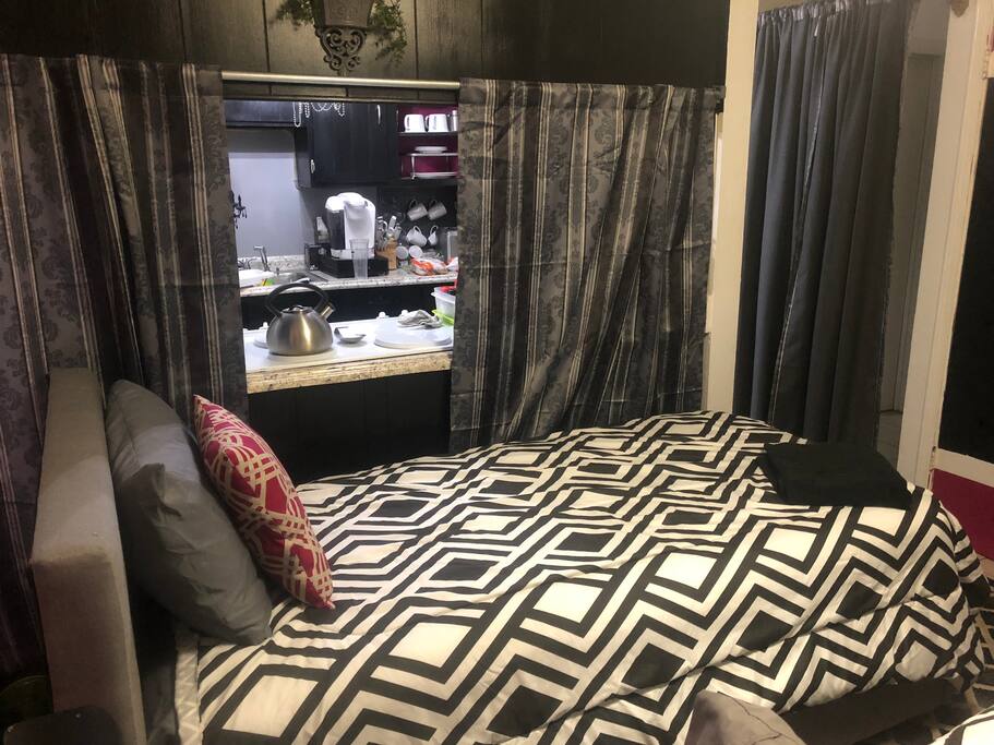 Just two standard twin beds!
(Room is connected to the kitchen)